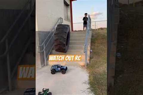 DID THE TRAXXAS MAXX RC BREAK??? DURABILITY TEST#rc #rccar #4x4 #shorts #durability #fypage #rcfun