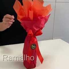 How to gift wrap a bottle with tissue paper 2 colors \VERY EASY