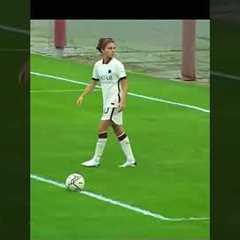 Unexpected & Hilarious Football Fails! 🤣⚽