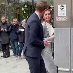 Princess Kate Walks In With Pure Elegance As Public Look Starstruck