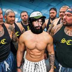 BODYBUILDERS VS CLEANER | Anatoly GYM PRANK🔥😱