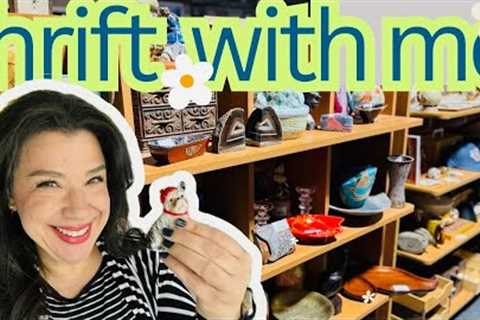 Black Friday Thrift Shopping! | GOODWILL THRIFTING IN NEBRASKA | Thrifting Vlog