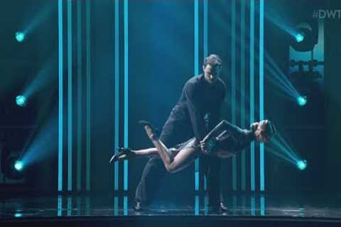 'Air Walk' Goes Viral, Robert Irwin Wins 'Dancing With The Stars'