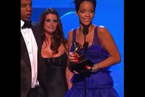 When rihanna won her first Grammy 😍🥺 #rihanna #taylorswift #jayz #beyonce #grammys #award