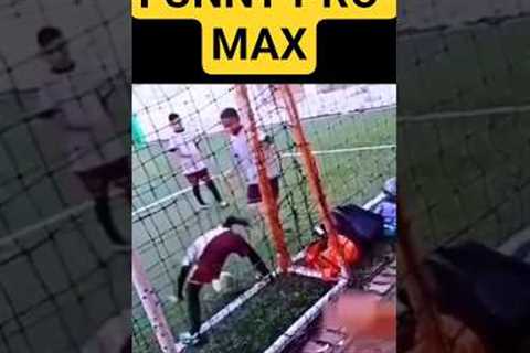 A FUNNY MOMENT FOOTBALL GAME || 😄😄😄 || viral sports || #shorts #reels #soccer