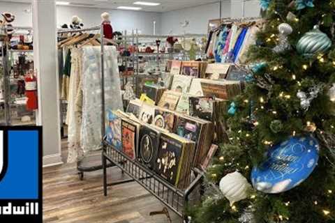GOODWILL CHRISTMAS DECORATIONS HOME DECOR KITCHENWARE SHOP WITH ME SHOPPING STORE WALK THROUGH