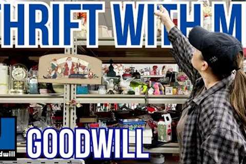 GOODWILL THRIFT WITH ME! Cozy Christmas Home Decor Thrifting • Thrift Shopping the Carts