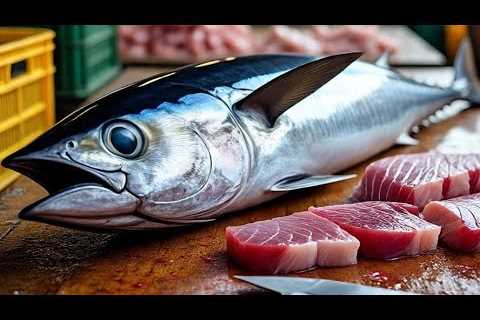 Everyday of My Life ❗🔥 Exploring Sorong Fish Market live broadcast of yellowfin tuna cutting