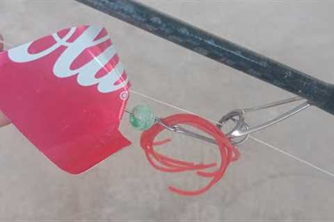 How to make your own bait using two Coca-Cola cans to catch big fish
