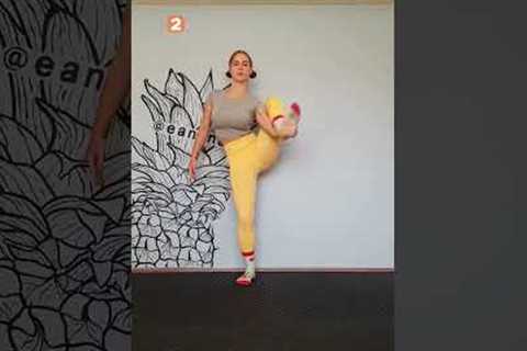 it's not that easy 😱 #tutorial #homeworkout #stretching #tips #yoga #split #flexibility #shorts