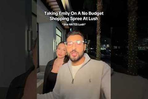 taking Emily on a no budget shopping spree @ lush #lush #lushcosmetics #lushcommunity #lushsupermilk