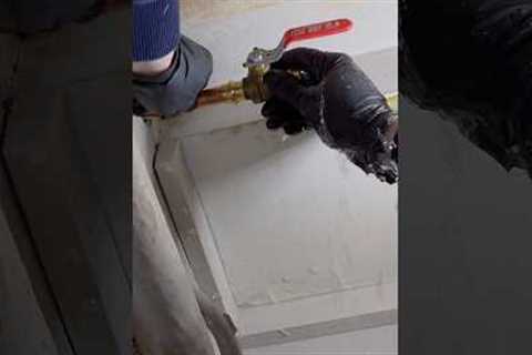 Repairing a Leaking Pipe💧 #plumbing #plumber #shorts #leak #repair