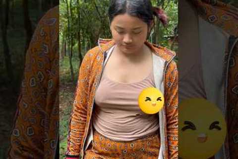 Survival Skills : I see snails in the forest 🐌🌳#nature #bushcraft #survival #camping #lifehacks