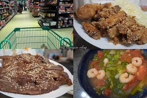 Grocery shopping in Canada , Galbi short ribs, Fried chicken wings with sauce, tomato noodle soup.
