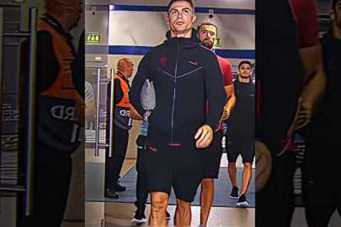 Rolando's teammates challenge him by scoring a goal😱⚽ #shorts #soccerplayer #cr7