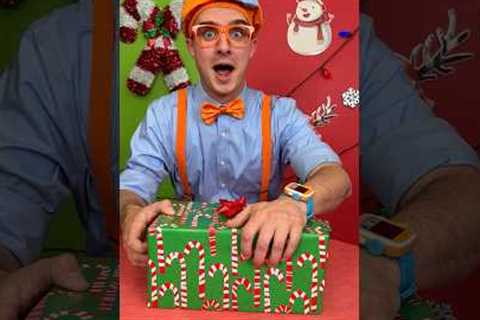 LET'S Unwrap Presents 🎁🎁 on Christmas Morning with Blippi! #blippi #shorts