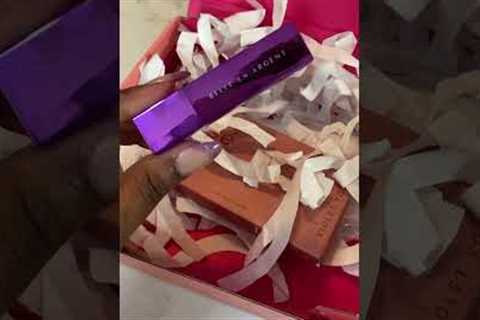 Quick unboxing of my May IPSY box. Are people still into subscription boxes.