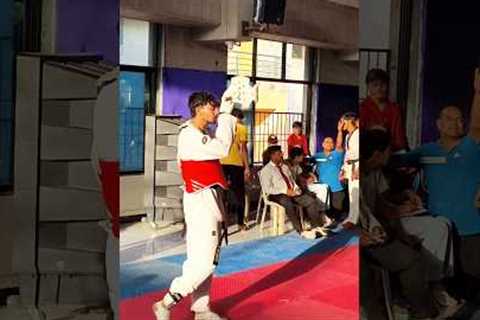 taekwondo fight #viralvideo #shorts #sports #trending #hardwork#fight#fighter#taekwondo #athlete #ko