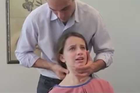 Dr. Ian - Young Girl has ACUTE NECK PAIN - FIXED by Gonstead Chiropractic
