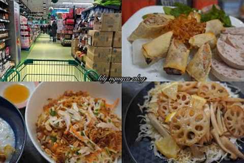 Grocery shopping in Canada , Vietnamese  chicken salad, Vietnamese rice rolls, hot and cold salad.