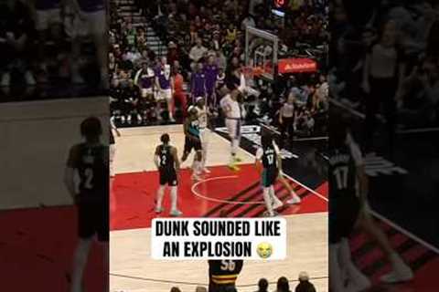 THE SOUND OF THIS LEBRON DUNK 📢😅