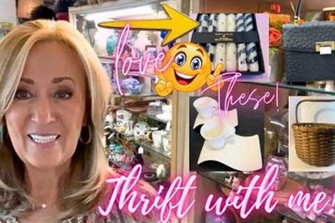 did WE just do a GOODWILL THRIFT HAUL right in the middle of the store? Yes, yes WE DID!