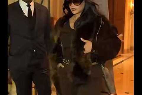 Paparazzi going crazy over #Rihanna and #AsapRocky 😂