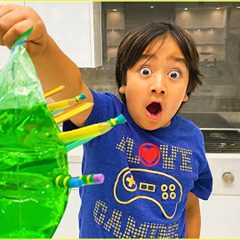 Top 5 Easy Science Experiments for kids to do at home with Ryan's World!