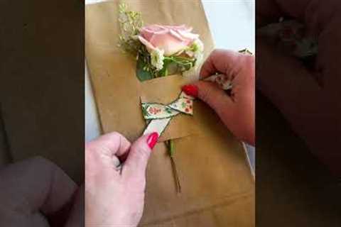 Beautiful way to gift! 🌸 #giftideas #wine #gifting #flowers