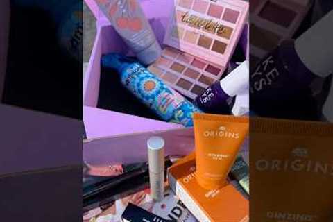 The Subscription I look forward to every quarter!! 💗 #ipsyiconbox #unboxing #beautysubscriptionbox