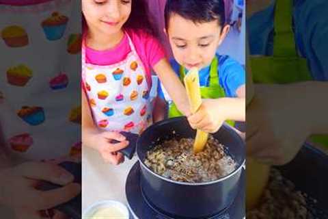 Children make delicious healthy vegan oatmeal #shorts #cooking #viral #trending #kids #shortsfeeds