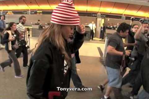 Rihanna on the run at LAX