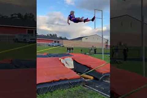 Funny pole vault🤣🤣#funny #fyp #polevault #sports #fail #funnyvideo