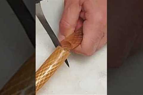 An innovative idea from a skilled plumber! Repairing irrigation water pipes. #diy #plumber #tricks