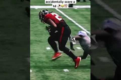Bro couldn’t stop himself 😭✌️ #nfl #shorts please go viral😭🥀