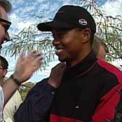 Fans come to Tiger Woods' rescue at 1999 Phoenix Open