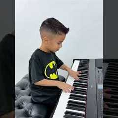 5 Year Old Plays Fur Elise by Beethoven! 💙 - Jelijah Diaz