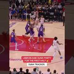 Lebron just couldn't stop dunking!! 🔥