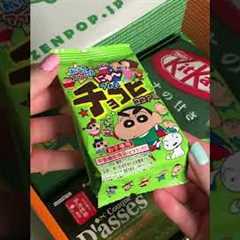 Unboxing Japanese Snacks ✰