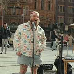 'Lose Control' Teddy Swims Surprise Street Show with Pace Randolph