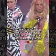Britney Spears perform but they turned off microphone