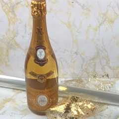 The perfect and easy way to wrap up a champagne bottle - Quick & Easy