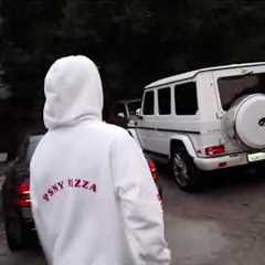 Justin Bieber gets angry with paparazzi for speaking ill of Selena Gomez, L.A, California