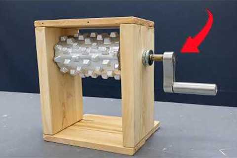 A brilliant idea from the carpenter. An essential tool for millions of families.