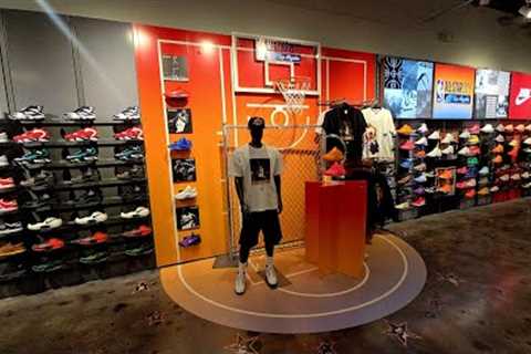 Back to Glendale Galleria… They STILL Had All-Star Sneakers Sitting