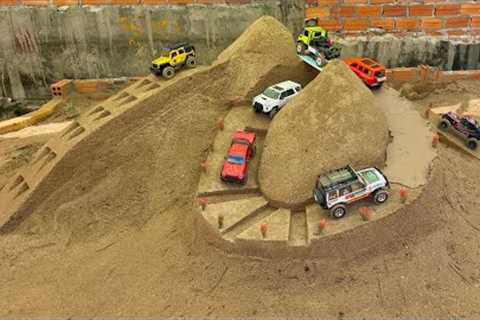 RC Cars Extreme Mountain Challenge 🚗⛰️ | Only the Strongest Can Win!