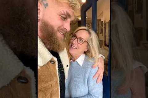 Jake Paul Surprised his Mother 🥹💗 #jakepaul #boxing #funny #viral #breakingnews
