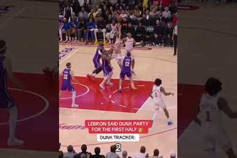 Lebron just couldn't stop dunking!! 🔥