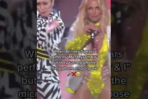 Britney Spears perform but they turned off microphone