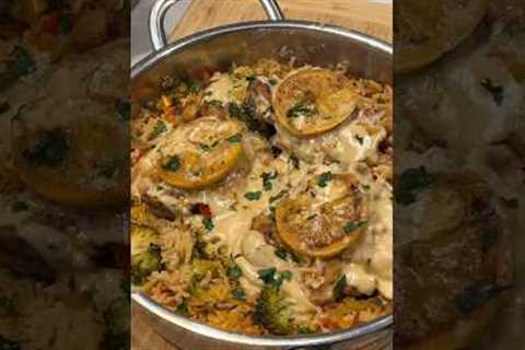 One Pan Chicken & Rice Dinner😋 #recipe #food #explorepage #shorts #cooking